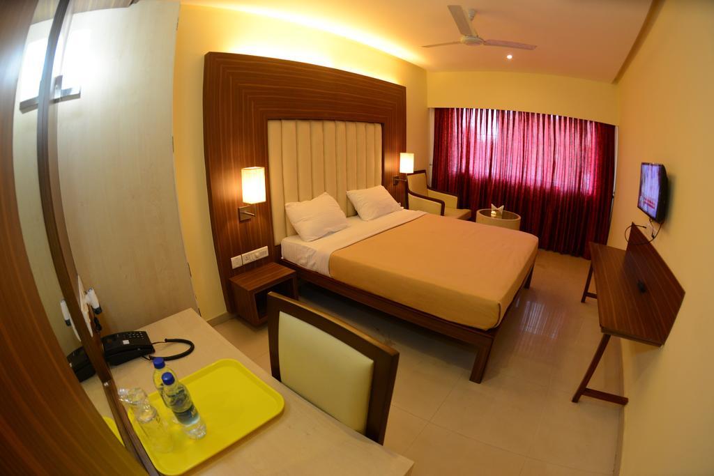 Hotel Ayush International Mangalore Room photo