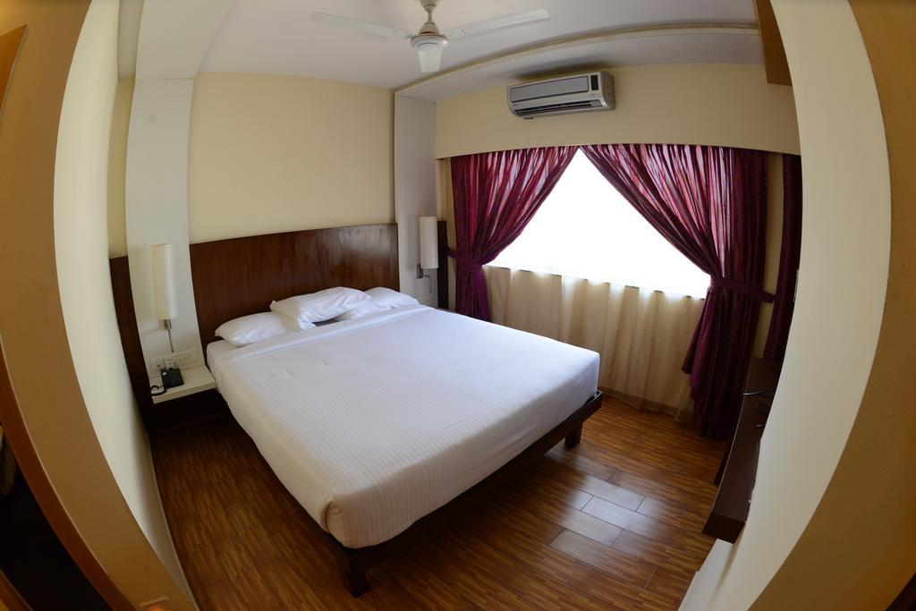 Hotel Ayush International Mangalore Room photo